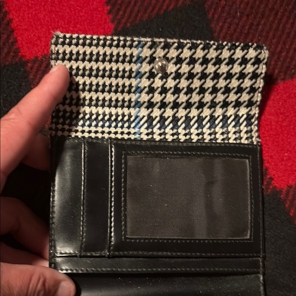 Ralph Lauren Black and White Houndstooth Wallet - Picture 4 of 4